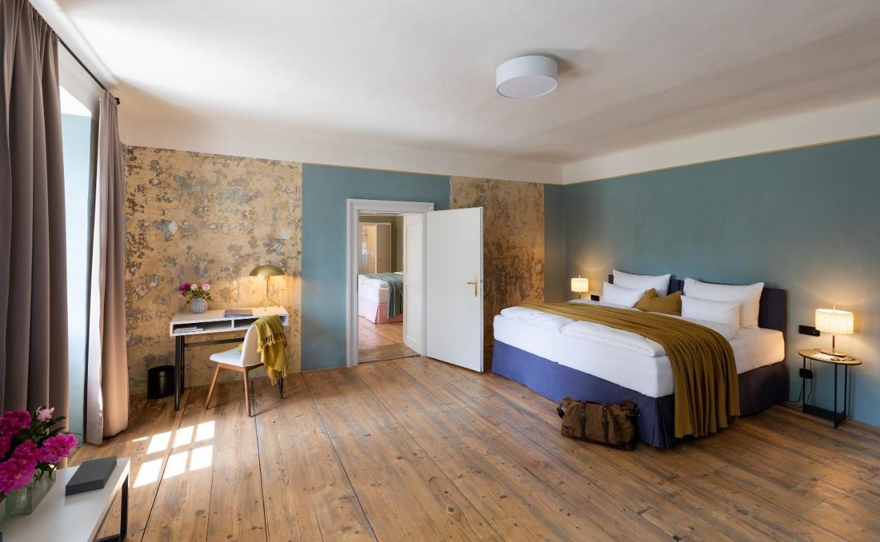 Boutique Hotel Zum Oberjaeger, Schloss Lackenbach Bagian luar foto