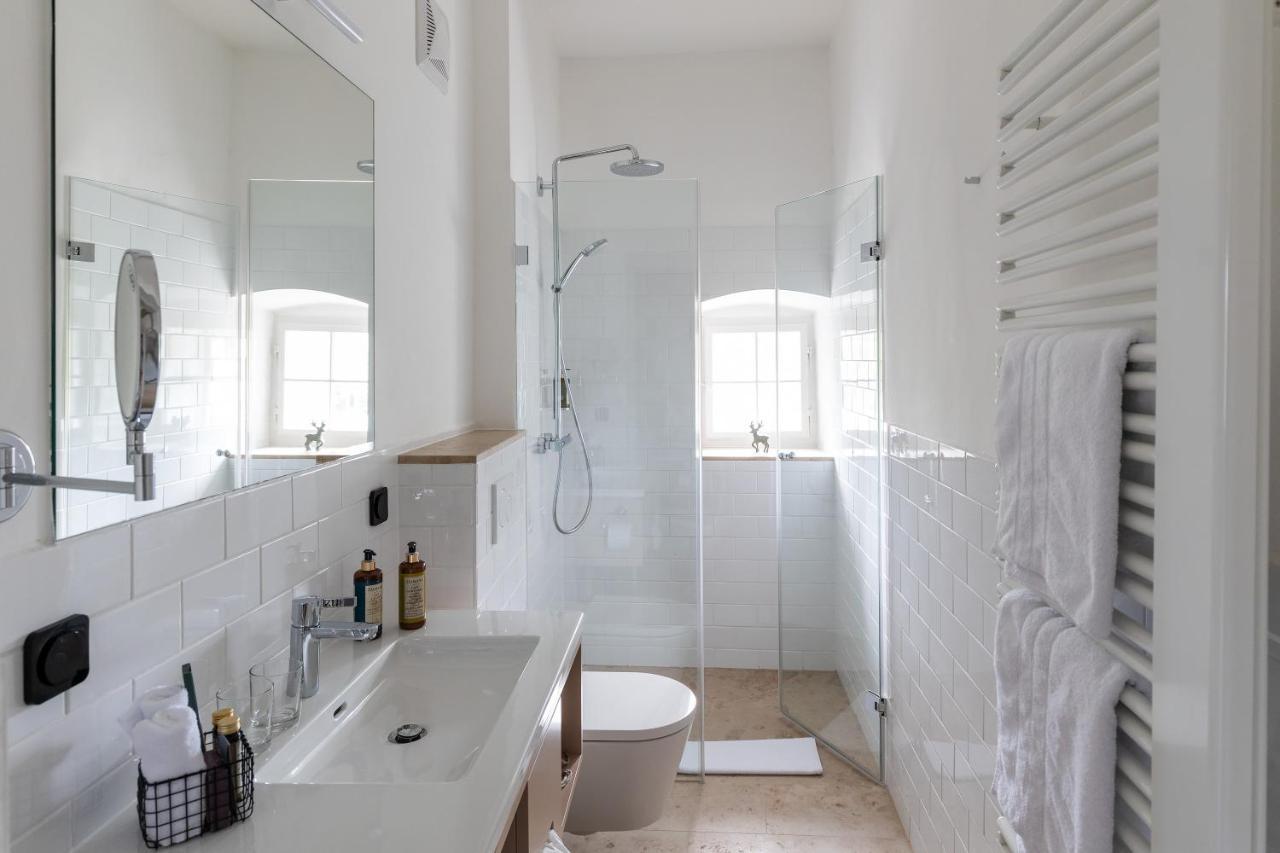 Boutique Hotel Zum Oberjaeger, Schloss Lackenbach Bagian luar foto