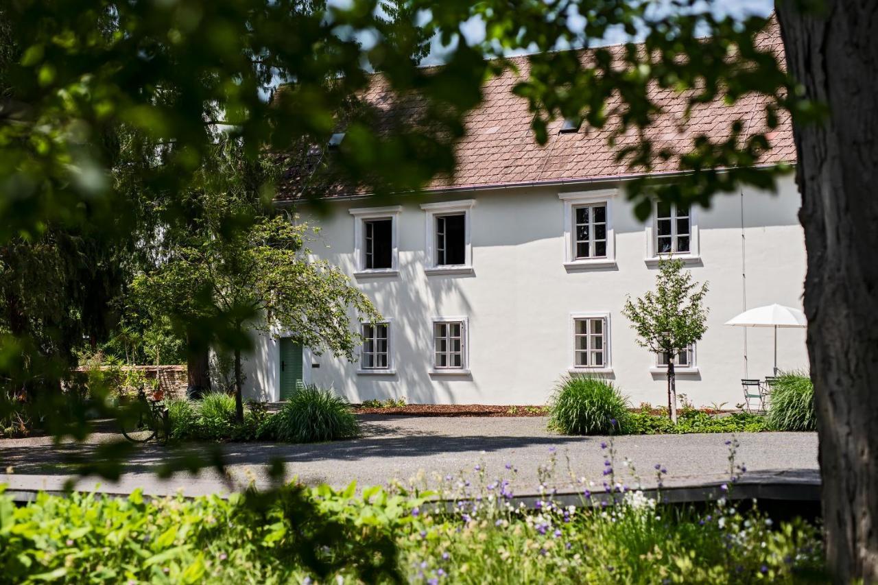 Boutique Hotel Zum Oberjager, Schloss Lackenbach Bagian luar foto