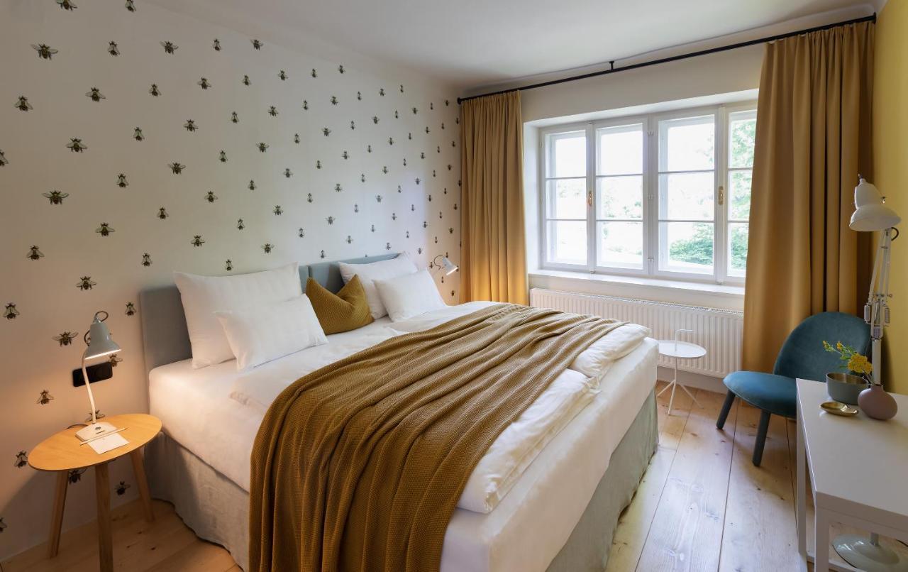 Boutique Hotel Zum Oberjaeger, Schloss Lackenbach Bagian luar foto