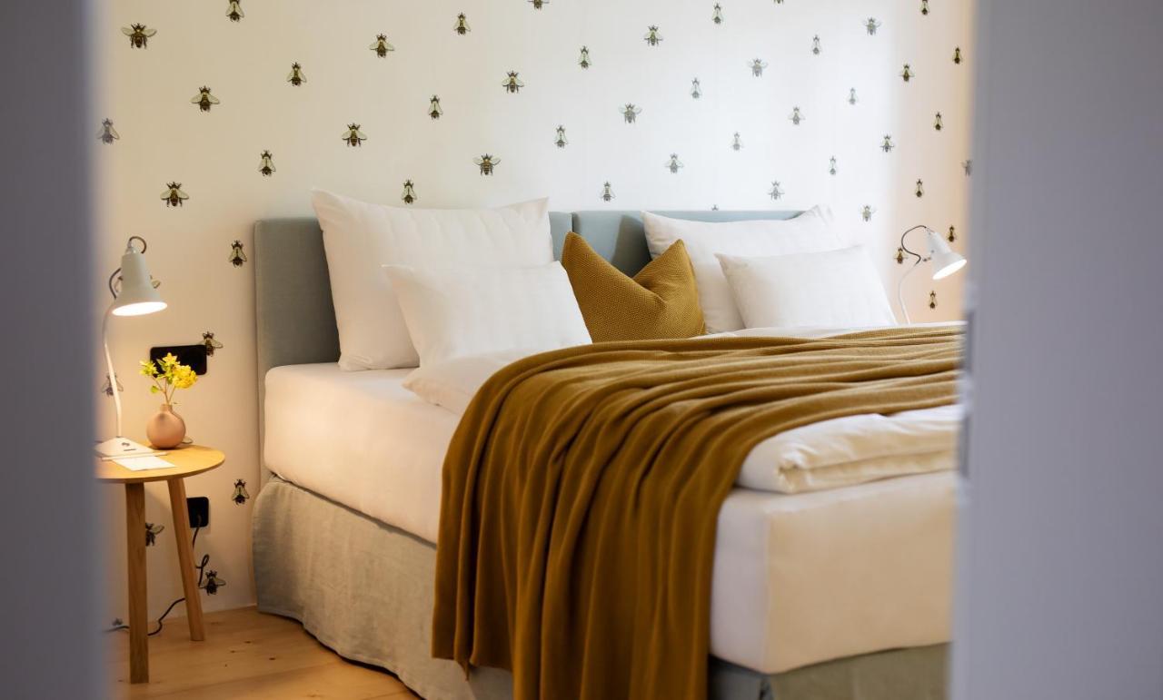 Boutique Hotel Zum Oberjaeger, Schloss Lackenbach Bagian luar foto